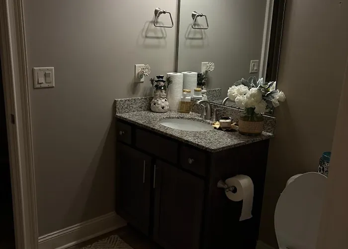 Lux Private Bedroom W Private Bath In Enchanting W Wifi, Ac * Pensacola