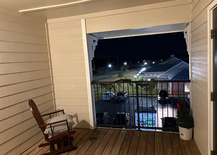 Lux Private Bedroom W Private Bath In Enchanting W Wifi, Ac Homestay Pensacola
